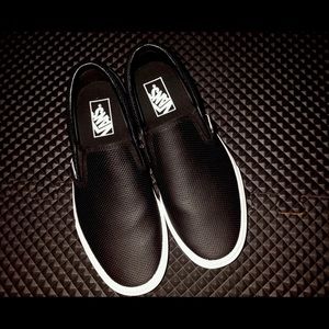 ✖️ NWOT BLACK LEATHER VANS ✖️